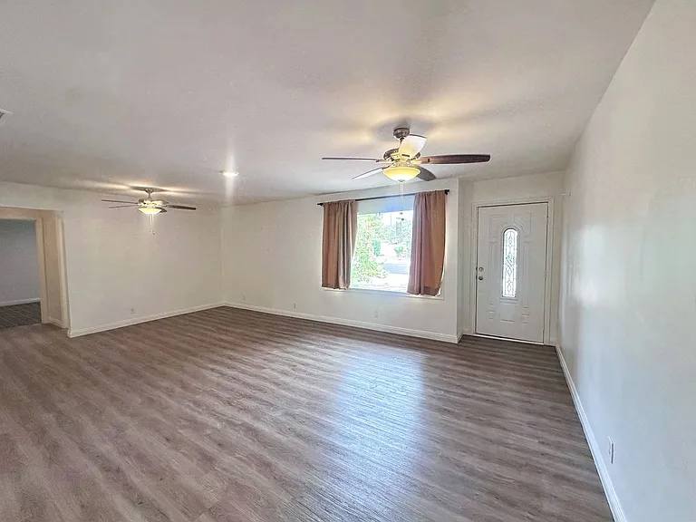 812 Bracken Ave — Photo 4