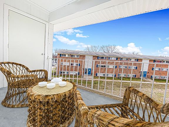 2nd image of 4605 Patrician Blvd #D28fc6882