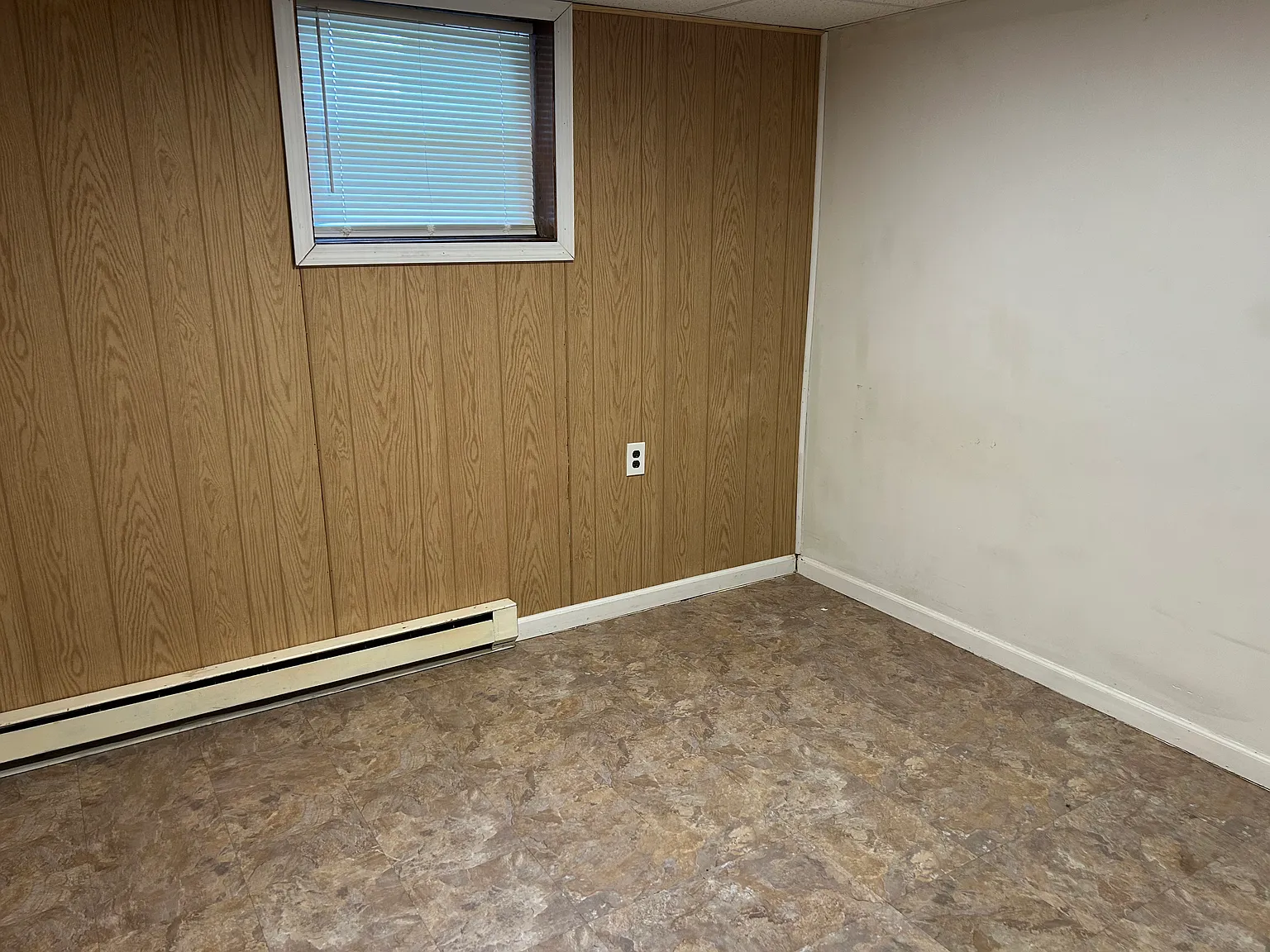 815 Patrick Henry Dr — Photo 2