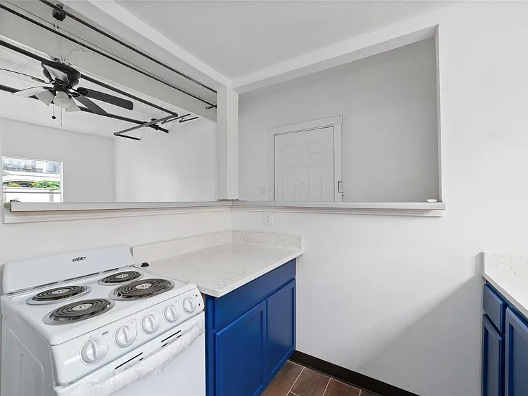 3705 Mandell St #4 — Photo 8