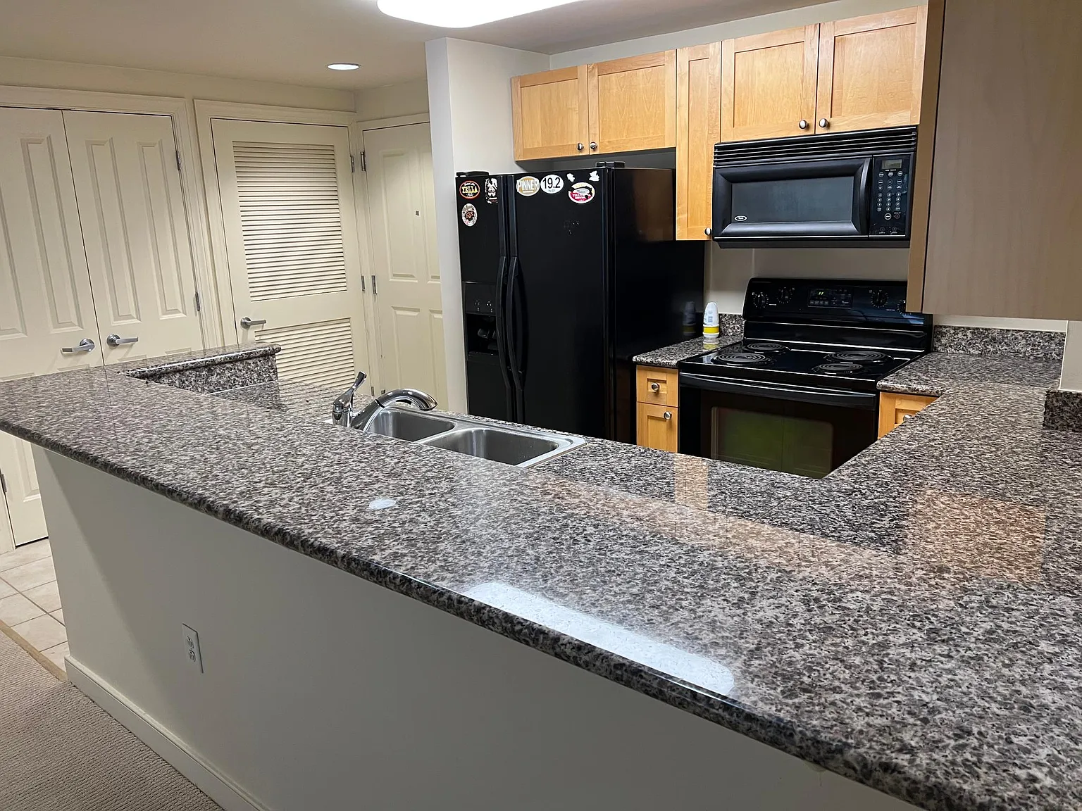 1 bed, 773 sqft, $2,300 — Photo 3