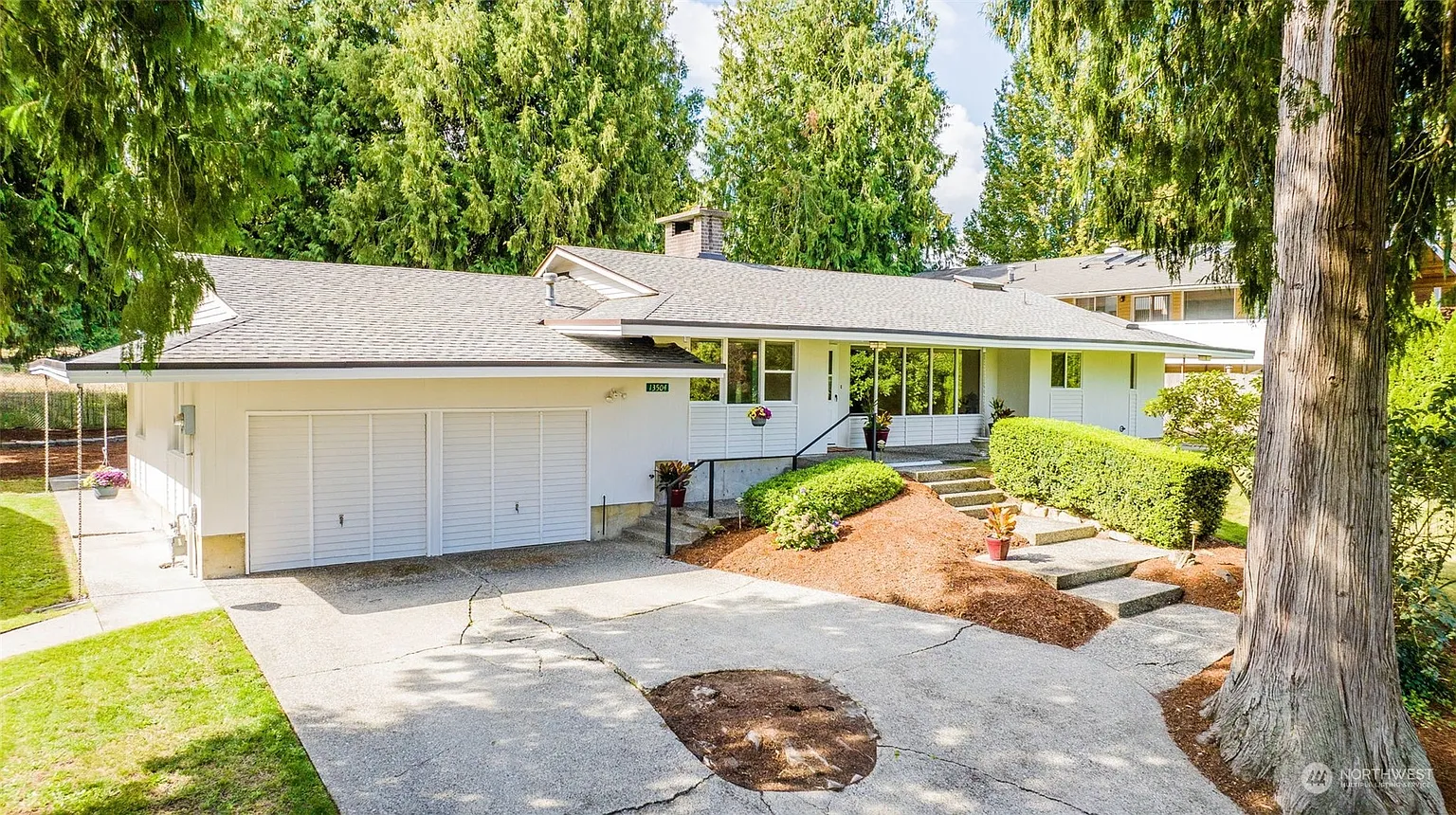 13504 Kenwanda Drive photo 1