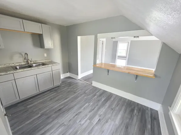 1422 Lasalle St #U, Racine, WI 53404
