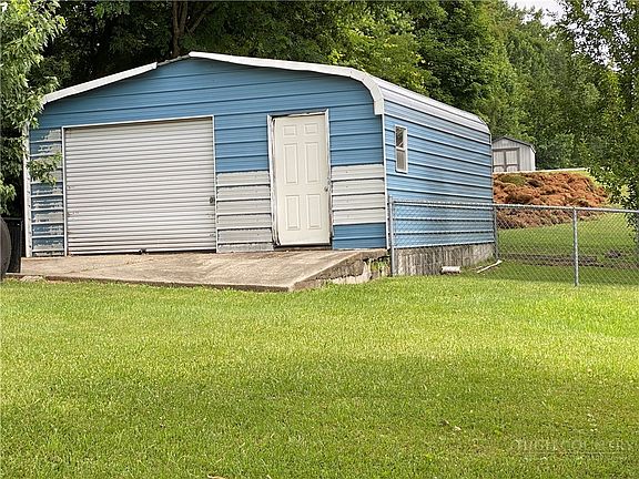 2nd image of 512 Bare Street