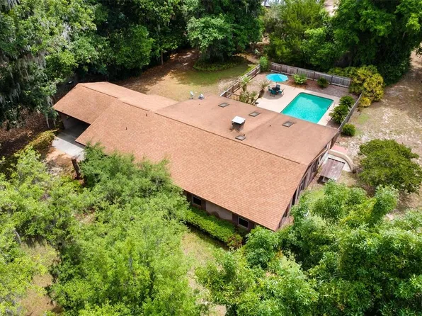 6400 Sunnyside Dr, Leesburg, FL 34748