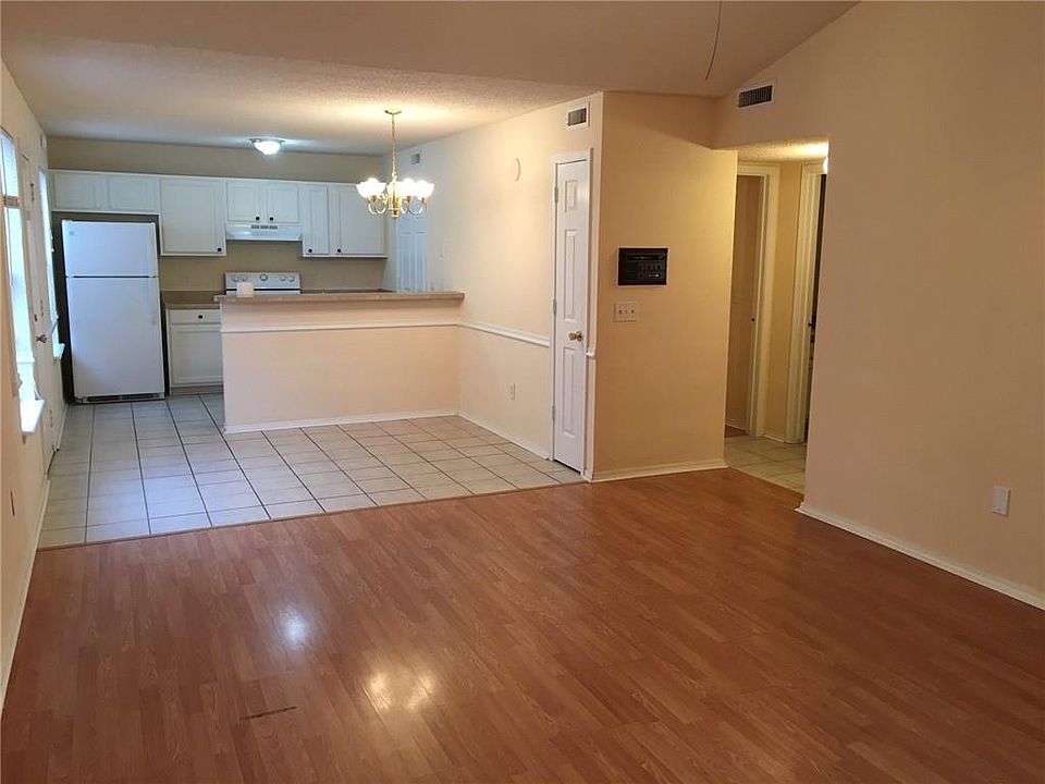 2nd image of 4909 Bonita Pl