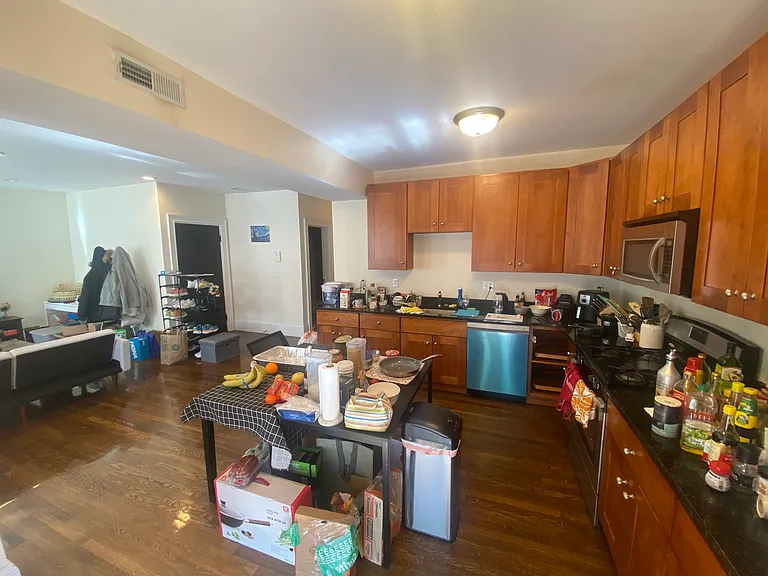 29 Commonwealth Ter #3 — Photo 4
