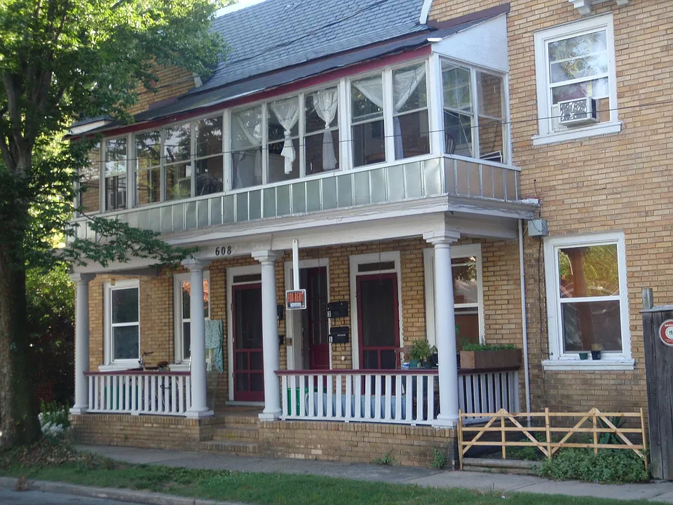 608 Cleveland St