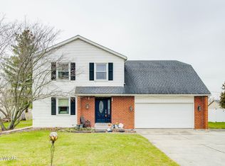 172 Meadowbrook Dr, Defiance, OH 43512