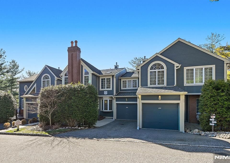 1st image of 300 Coventry Ct