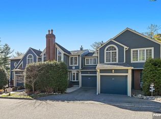 300 Coventry Ct, Ramsey, NJ 07446