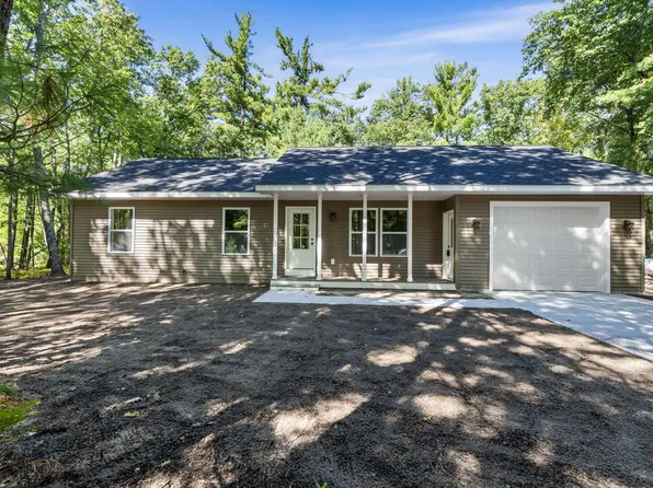 6848 Sequoia Dr, Indian River, MI 49749