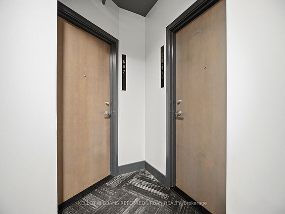 4th image of 90 Trinity St #607
