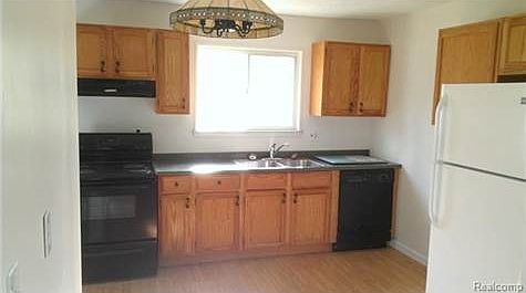 5th image of 19991 Crandell Ct