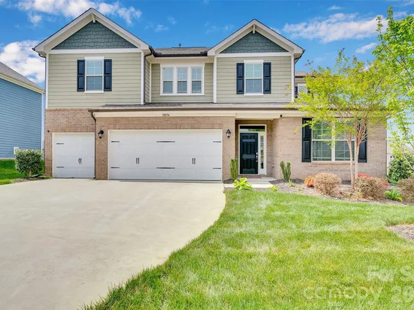 10054 Carousel Corral Dr, Midland, NC 28107