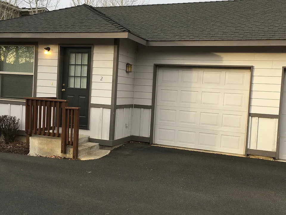 3071 NE Weddell Rd #2