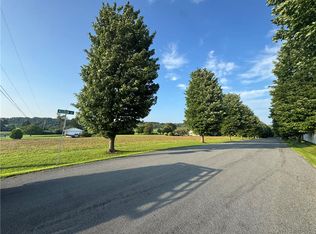 10114 Dietrich Rd, Breinigsville, PA 18031