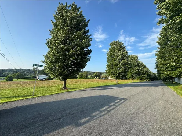 10114 Dietrich Rd, Breinigsville, PA 18031