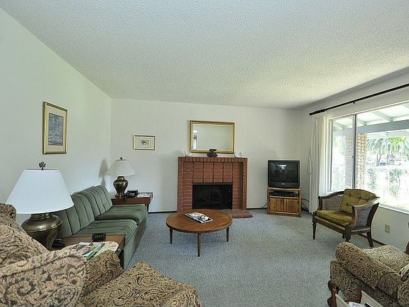 3rd image of 1059 Keldon Dr
