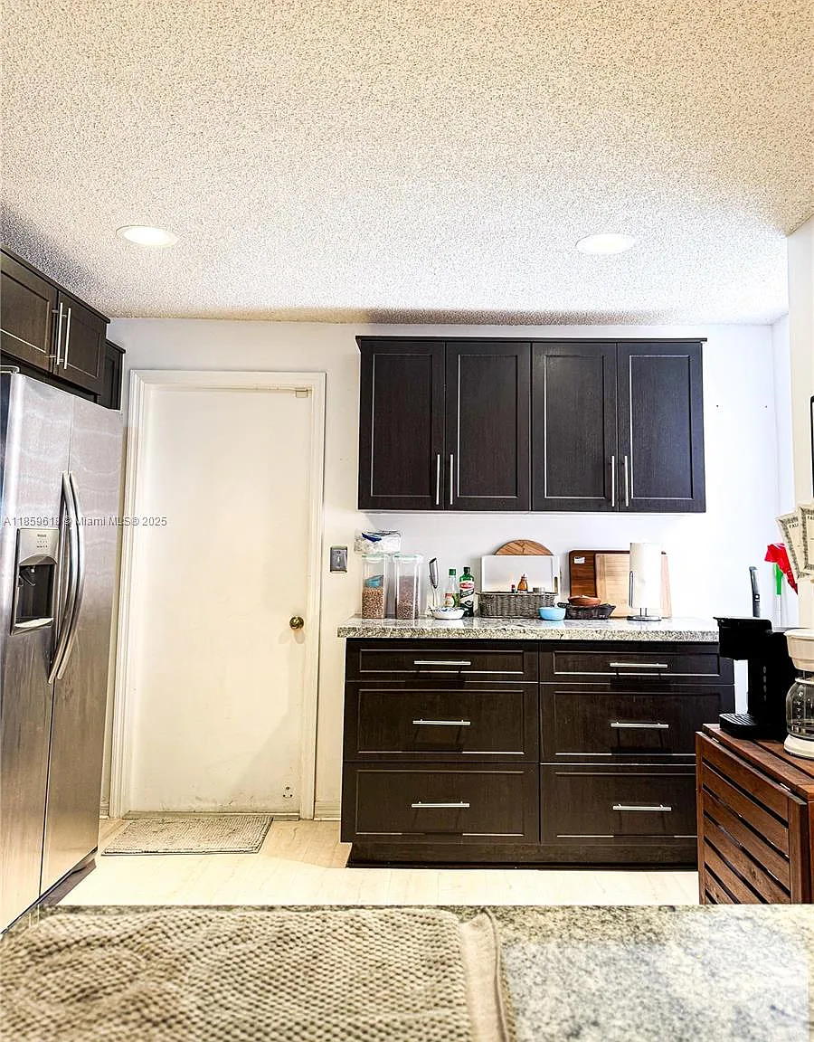 2 bed, 1261 sqft, $3,100 — Photo 4