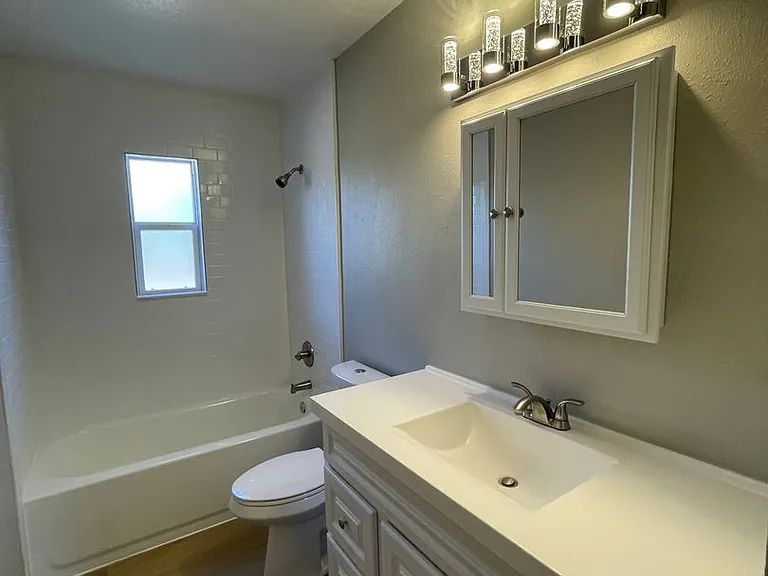 890 Revere St — Photo 14