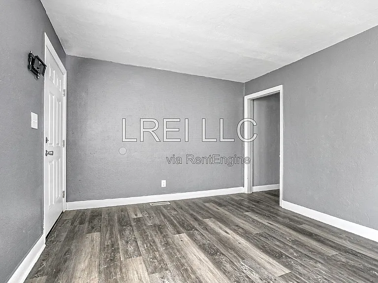 3127 Southern Ave — Photo 7