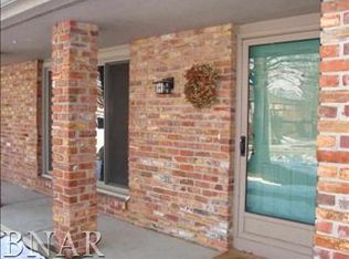 1301 Heritage Rd W, Normal, IL 61761