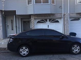 35 Regina Ln, Staten Island, NY 10312