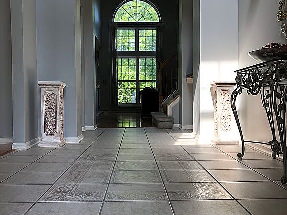 2nd image of 394 Ashford Ln
