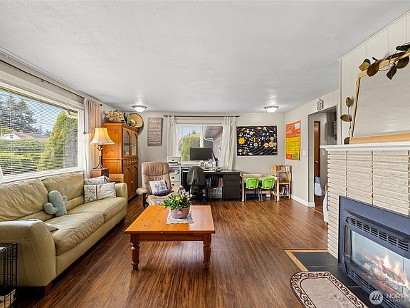 4th image of 20181 Lafayette Road