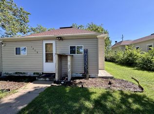 1209 E 9th St, Grand Island, NE 68801