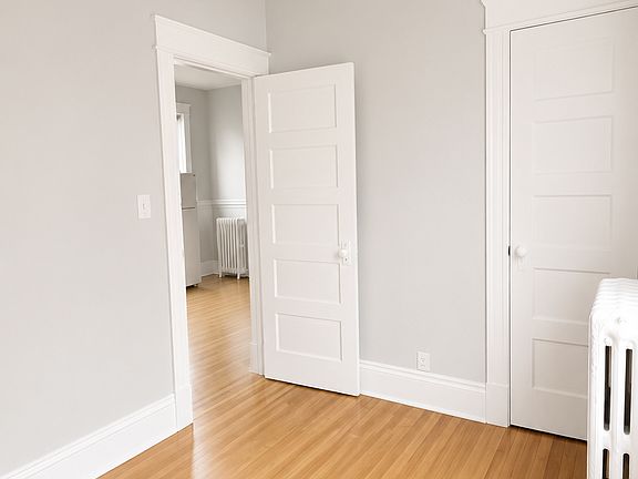 3rd image of 189B Quail St #2