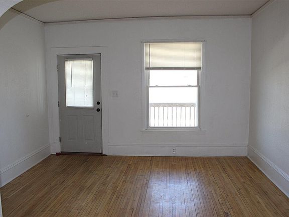 4th image of 3512-14 Belknap St