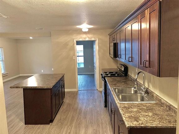 4th image of 1514 Gaylord Dr