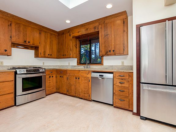 3rd image of 31720 Dennison Ln