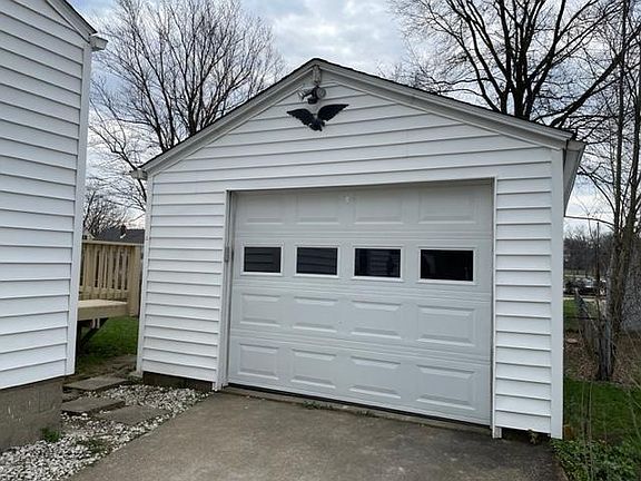 3rd image of 528 E Hopocan Ave