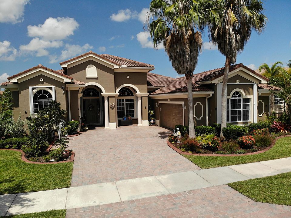 1st image of 10421 SW Azzia Way