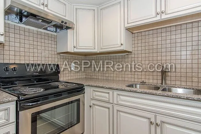 297 E Hill Ave #16 — Photo 5