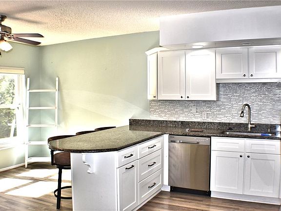 5th image of 2209 Utopian Dr E APT 215