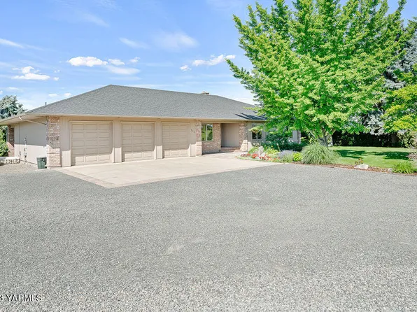 702 Mapleway Rd, Selah, WA 98942