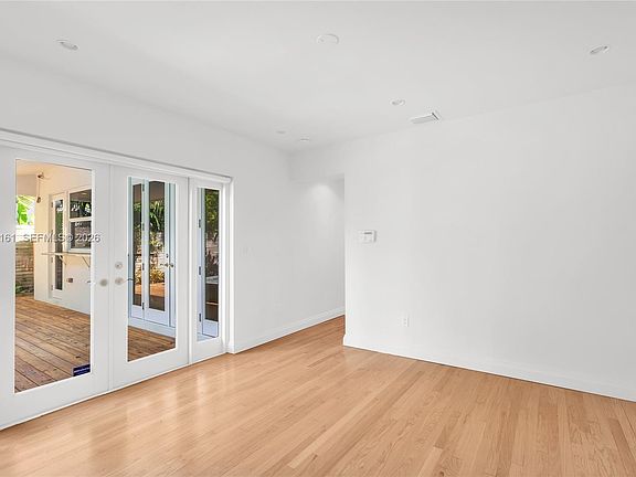 5th image of 776 NE 74th St