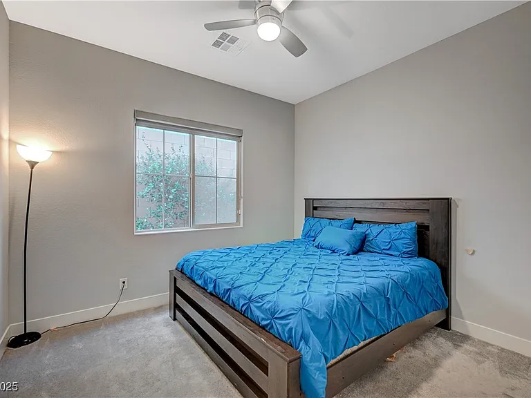 3943 Reyes Ave — Photo 24