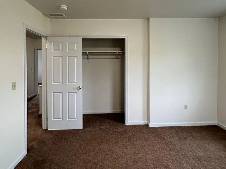 100 N Maple St — Photo 10