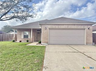 105 Holly Oak Ct, Victoria, TX 77901