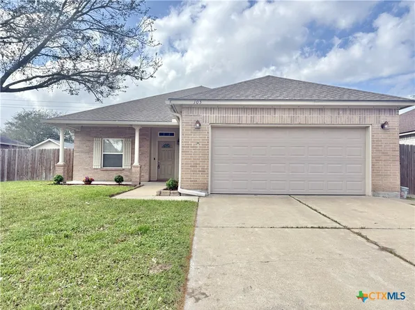 105 Holly Oak Ct, Victoria, TX 77901