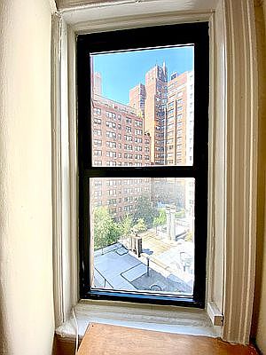 3rd image of 220 E 78th St APT 27