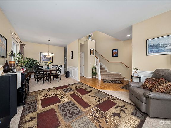 3rd image of 1510 7th Street SE