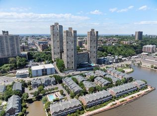 7000 Boulevard East #40B, West New York, NJ