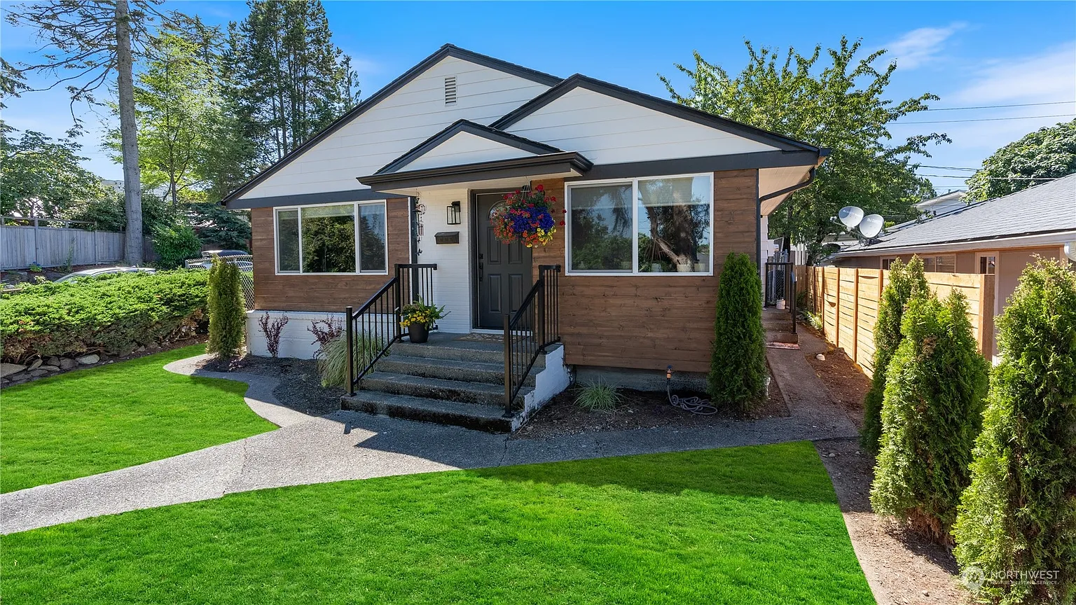 9255 34th Avenue SW photo 1