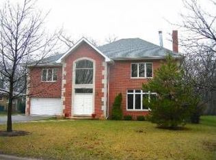 870 Bittersweet Dr, Northbrook, IL 60062